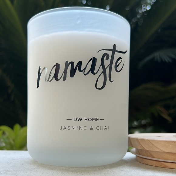 Jasmine & Chai DW Home Scented Candle - Picture 7 of 15